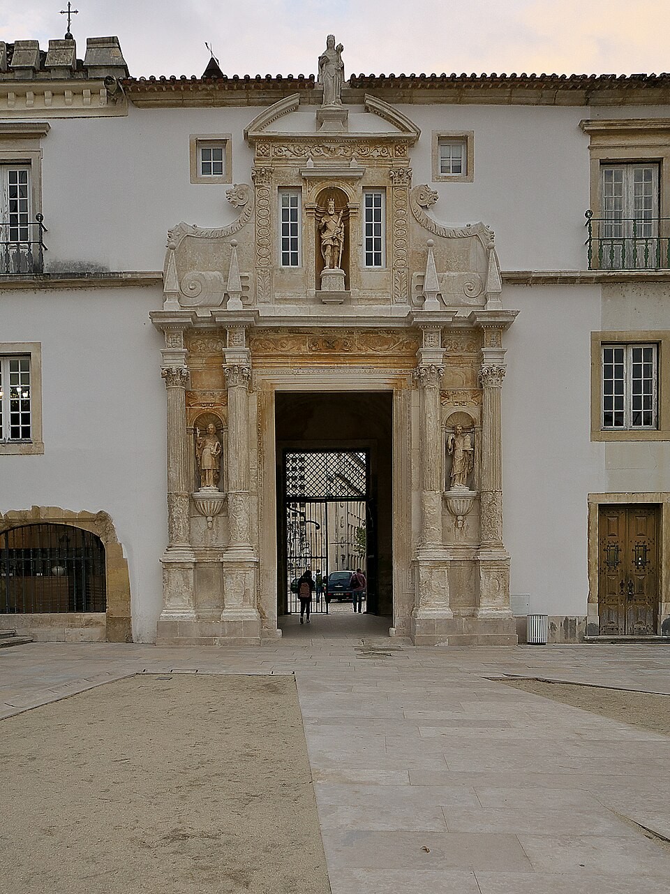 coimbra2027 porta ferrea 1